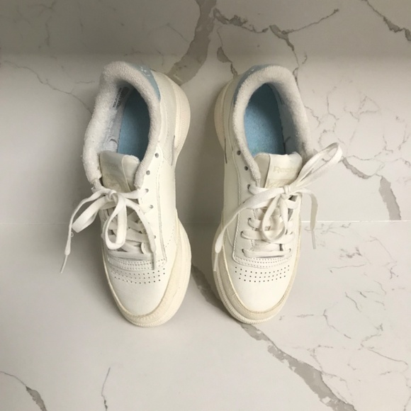 Women’s Reebok Classic Leather Sneakers US 5 White - Picture 2 of 11